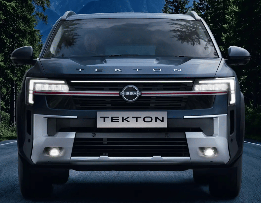  Nissan Tekton Front View