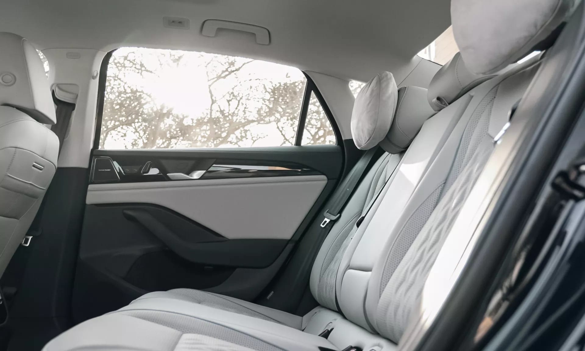 Volkswagen Passat Interior and Comfort seat