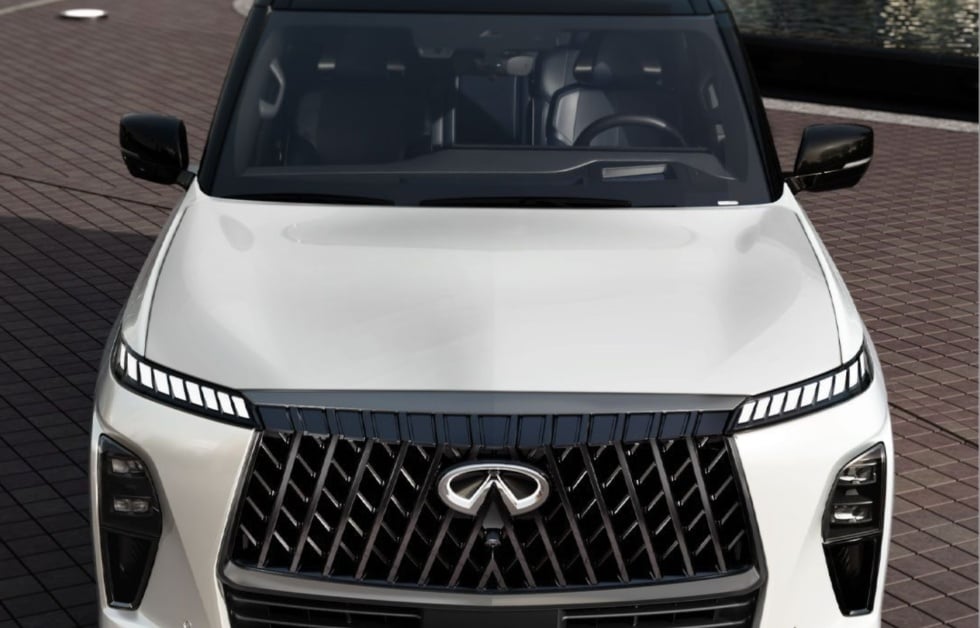 Infiniti QX80 front view