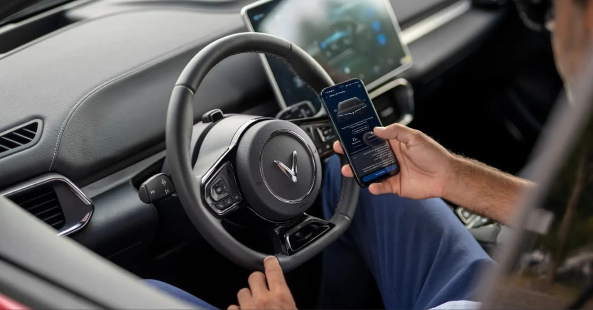 VinFast VF8 interior