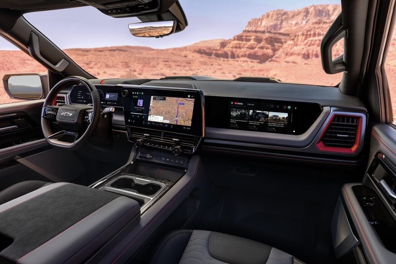 Chevrolet Silverado interior