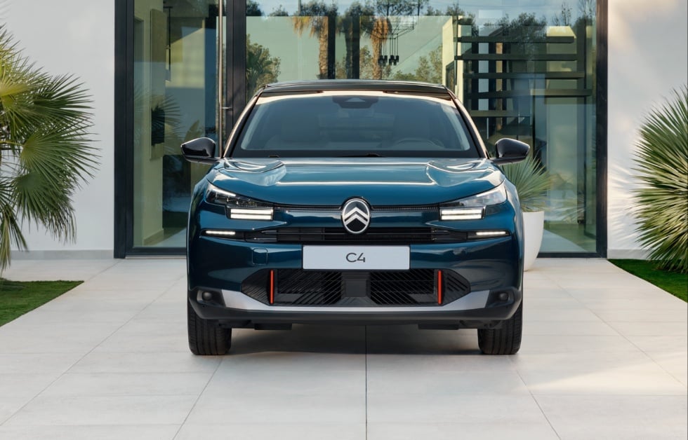 Citroen C4 front view