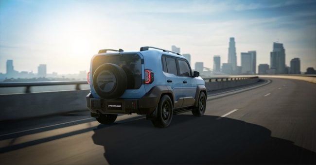 Land Cruiser FJ back view