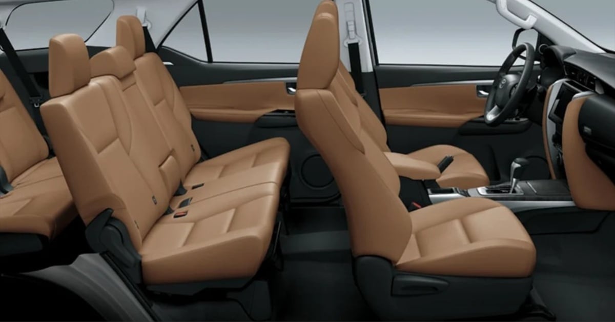 Toyota Fortuner seats