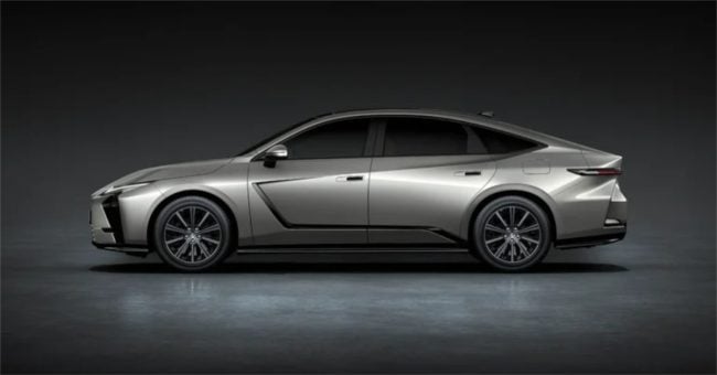 Side view of New Lexus ES