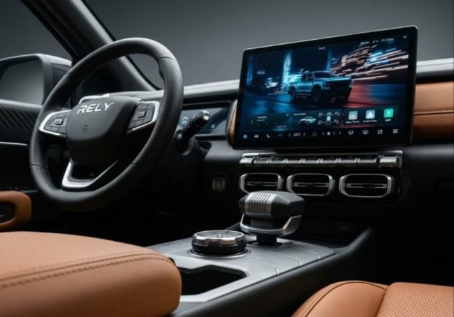 Rely R8 Pickup interior view