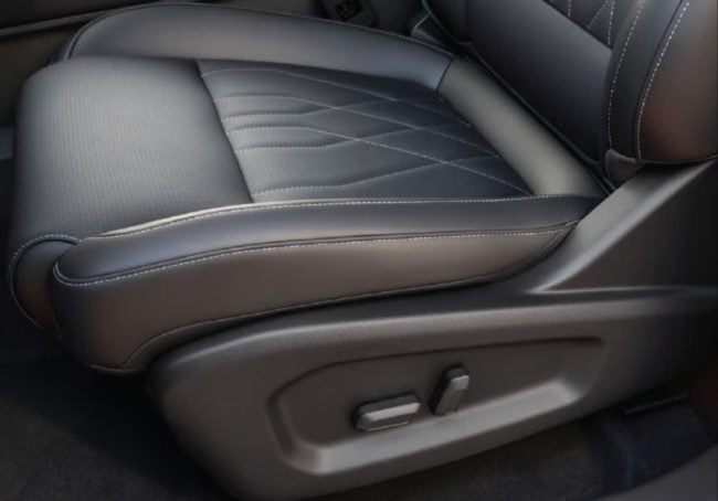 Rely R8 Pickup seats