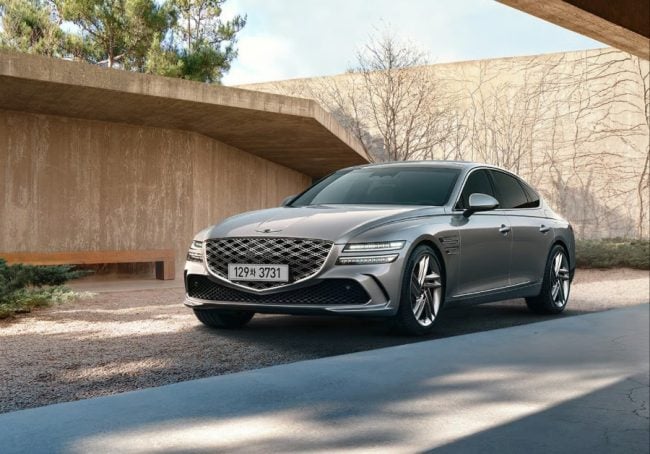 Genesis G80 exterior view
