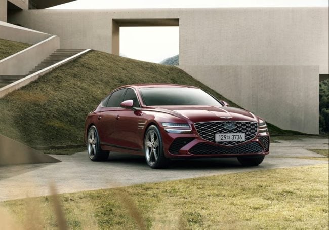 Genesis G80 Side view