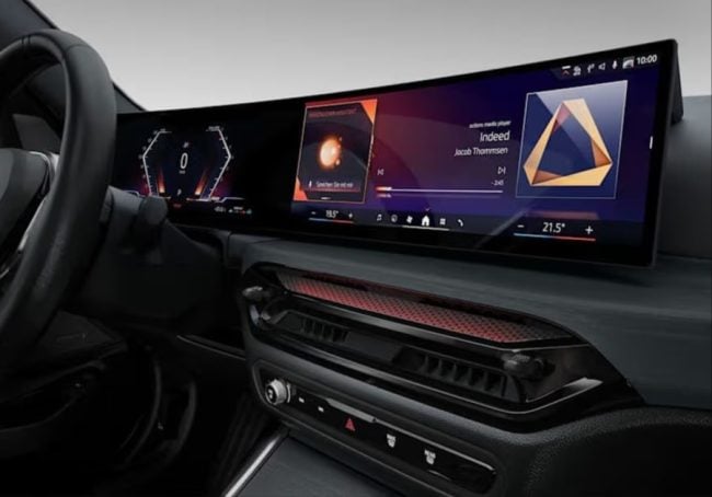 New BMW 3 Series display touchscreen