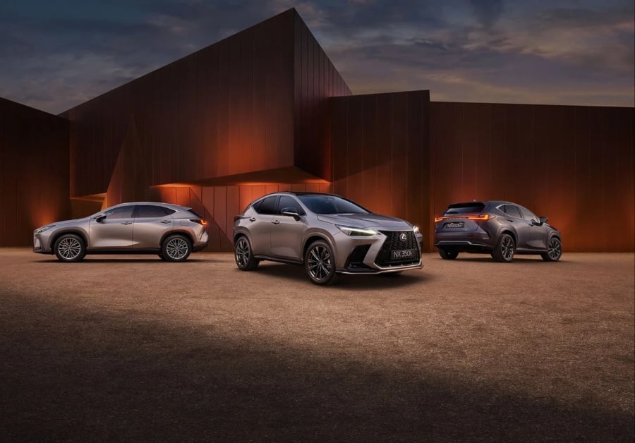 Lexus LX exterior View