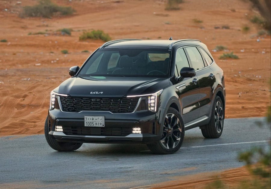 Kia Sorento Headlight and Wheels
