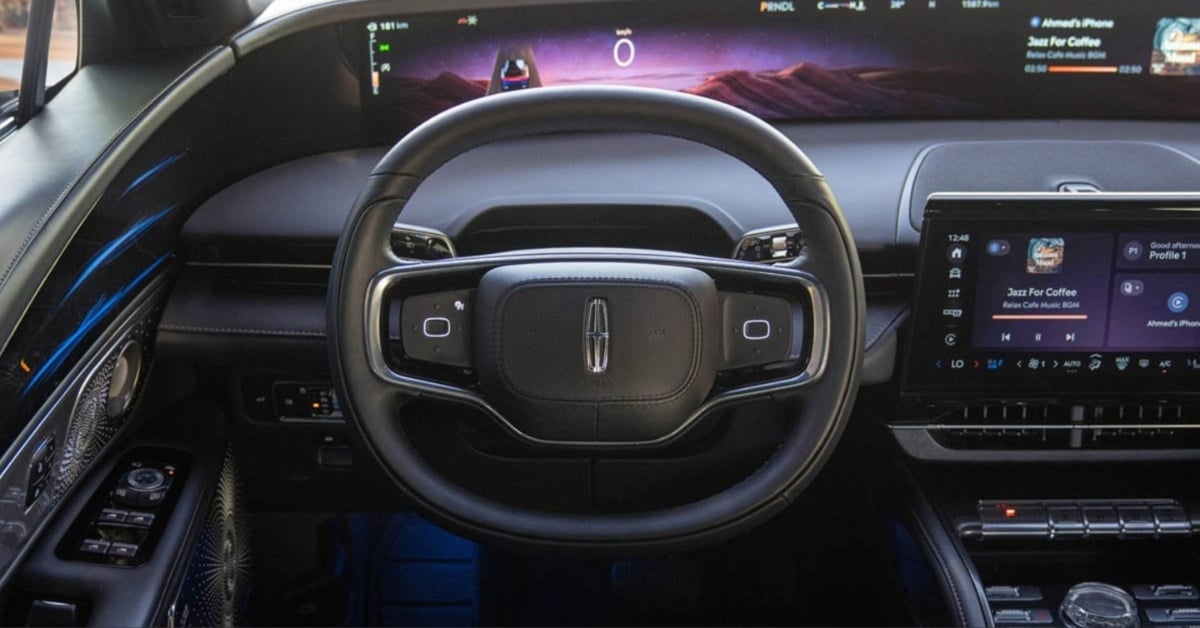 Lincoln Nautilus Interior View