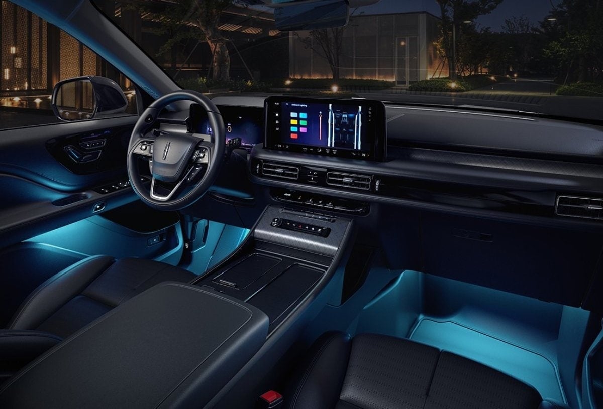 Lincoln Aviator Interior View