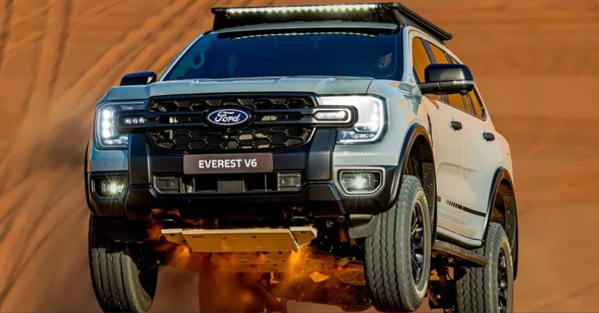 Ford Everest V6 Front View