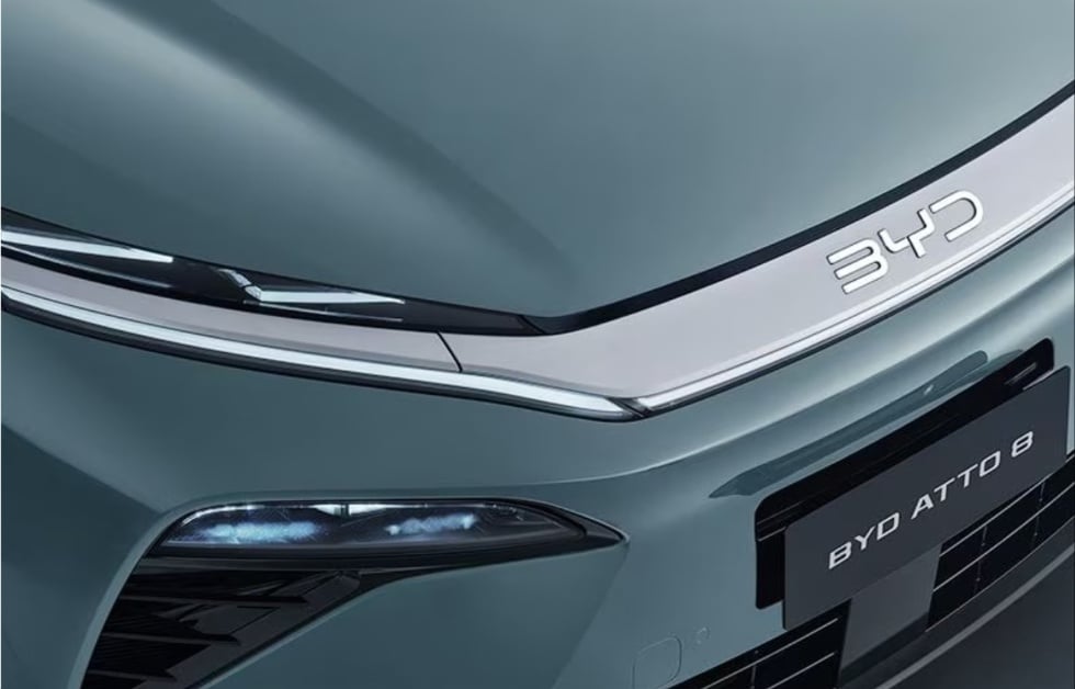 BYD ATTO 8 Headlight