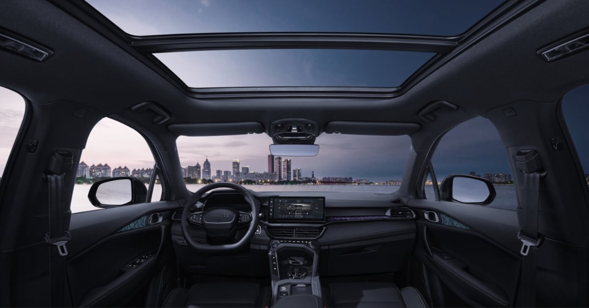 Lynk & Co 06 Interior View