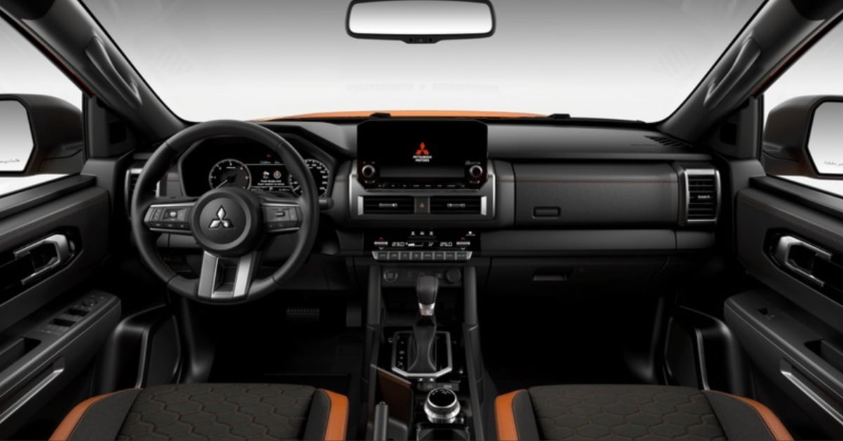 Mitsubishi L200 Interior View