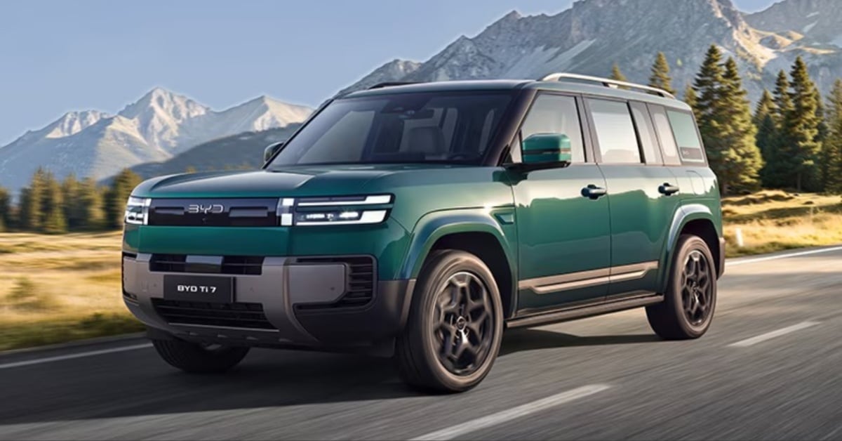 BYD Ti 7 Front Side View 