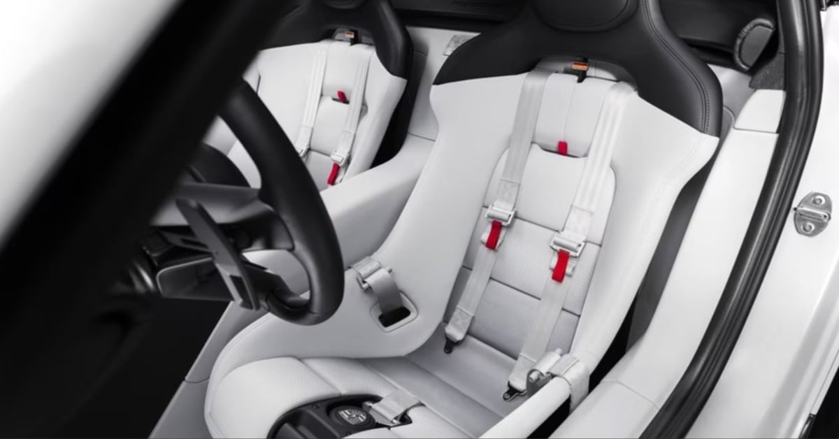 Porsche Mission S Seats