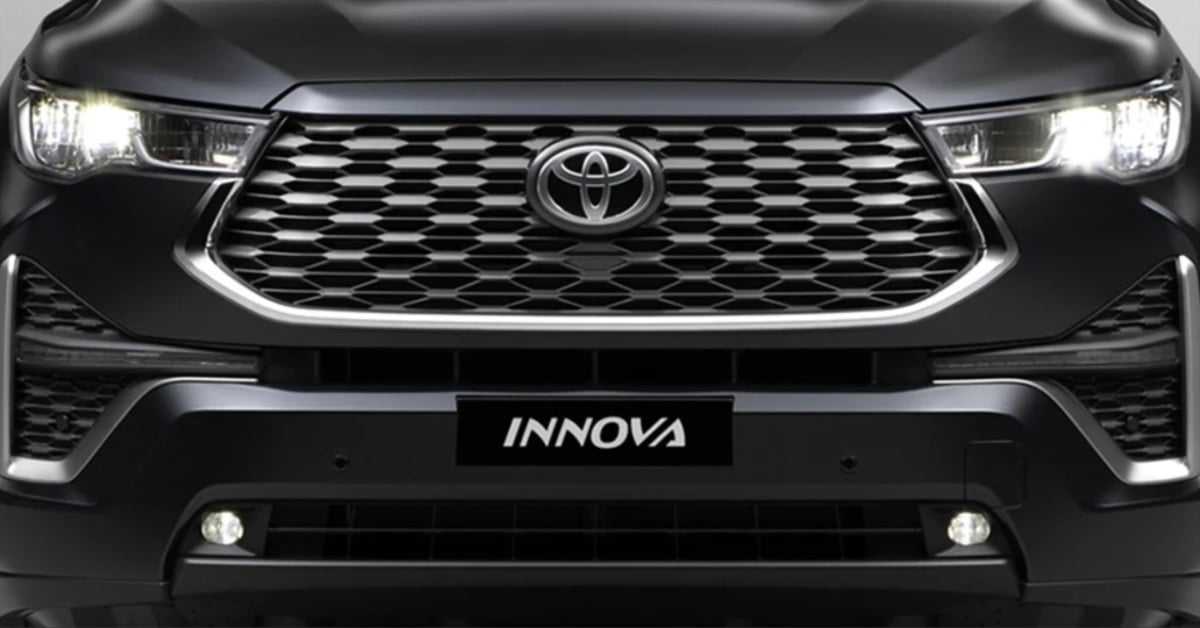 Toyota Innova Headlight