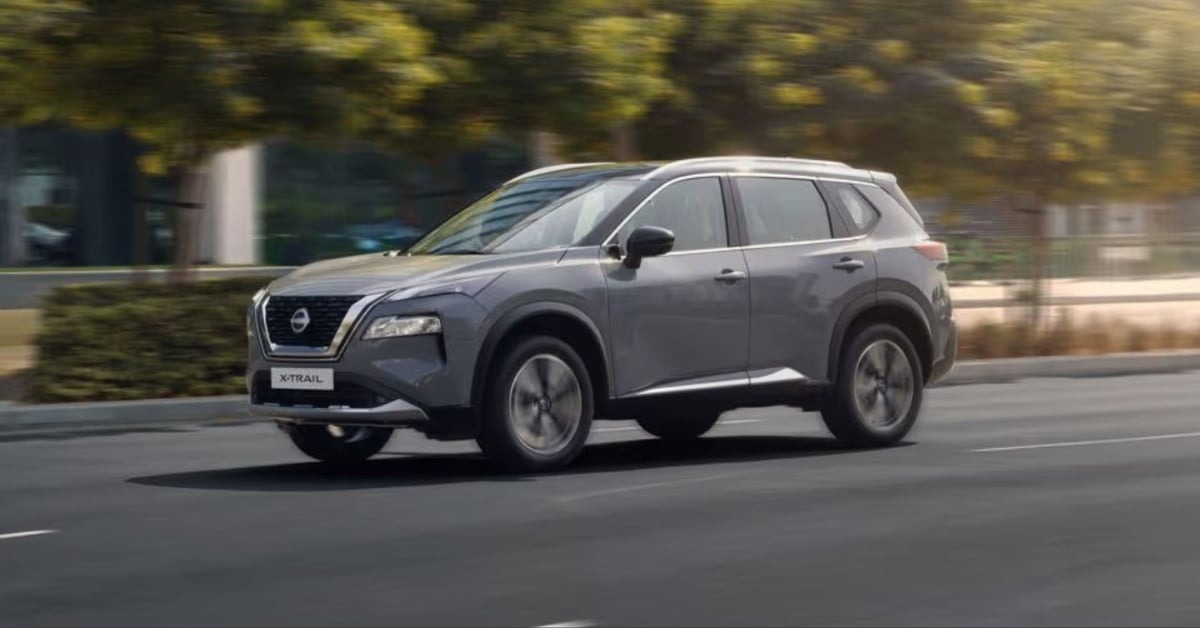 Nissan X-Trail Side View