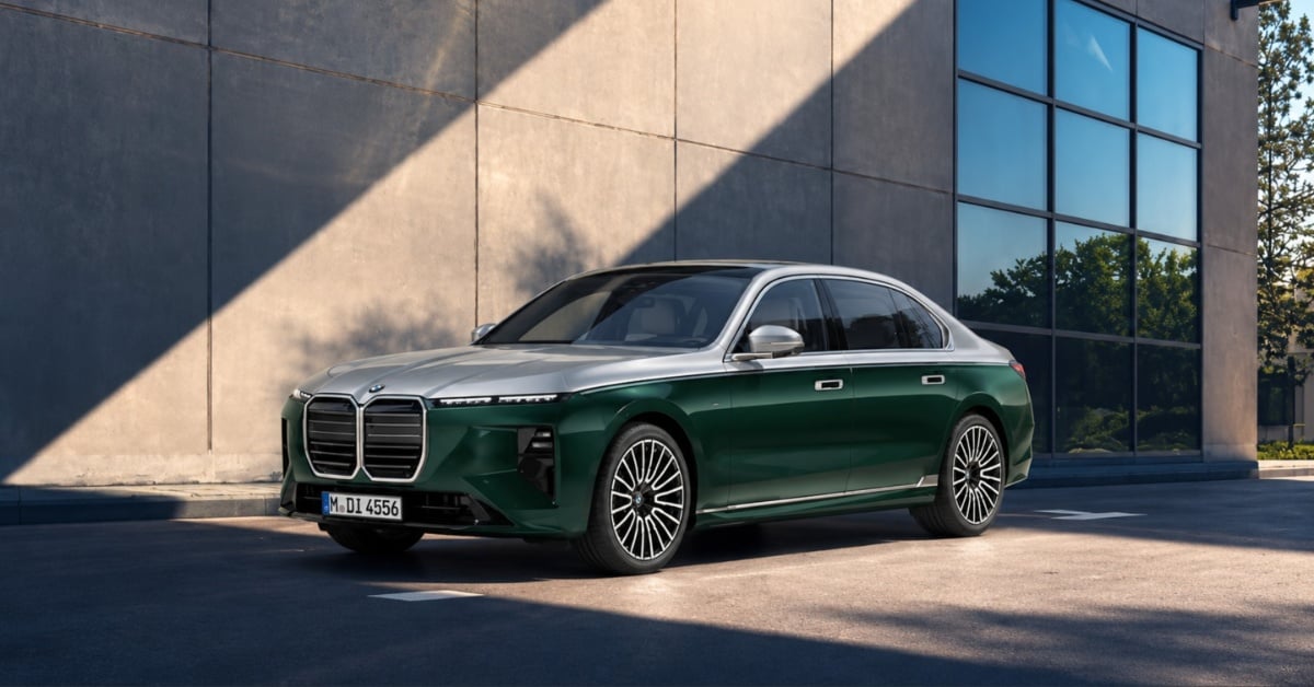All-New BMW 7 Side View