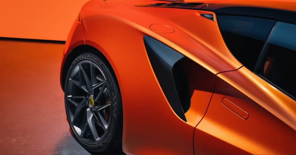 Lotus Emira 420 Sport