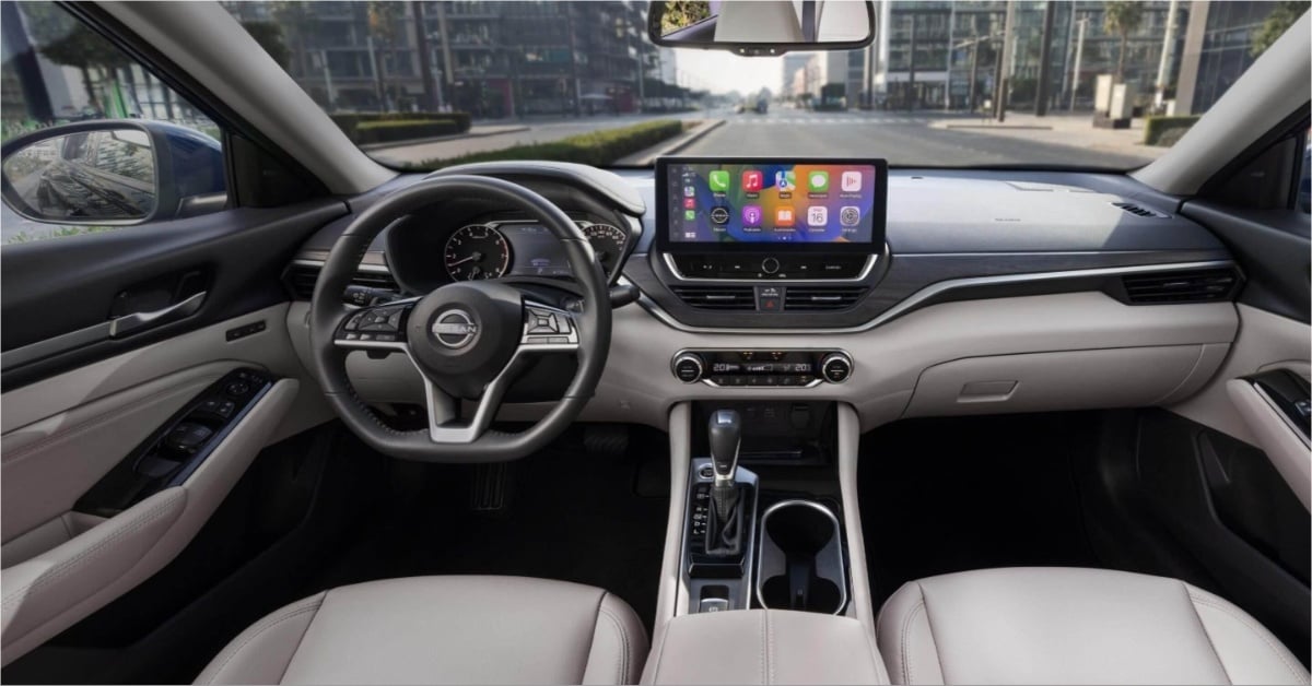 Nissan Altima Interior View